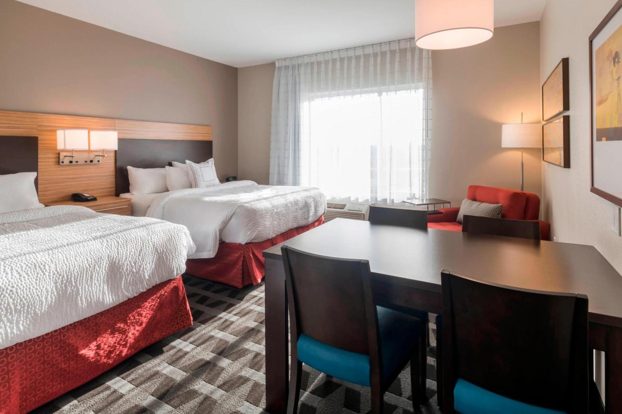 Towneplace Suites By Marriott Hays Exteriér fotografie