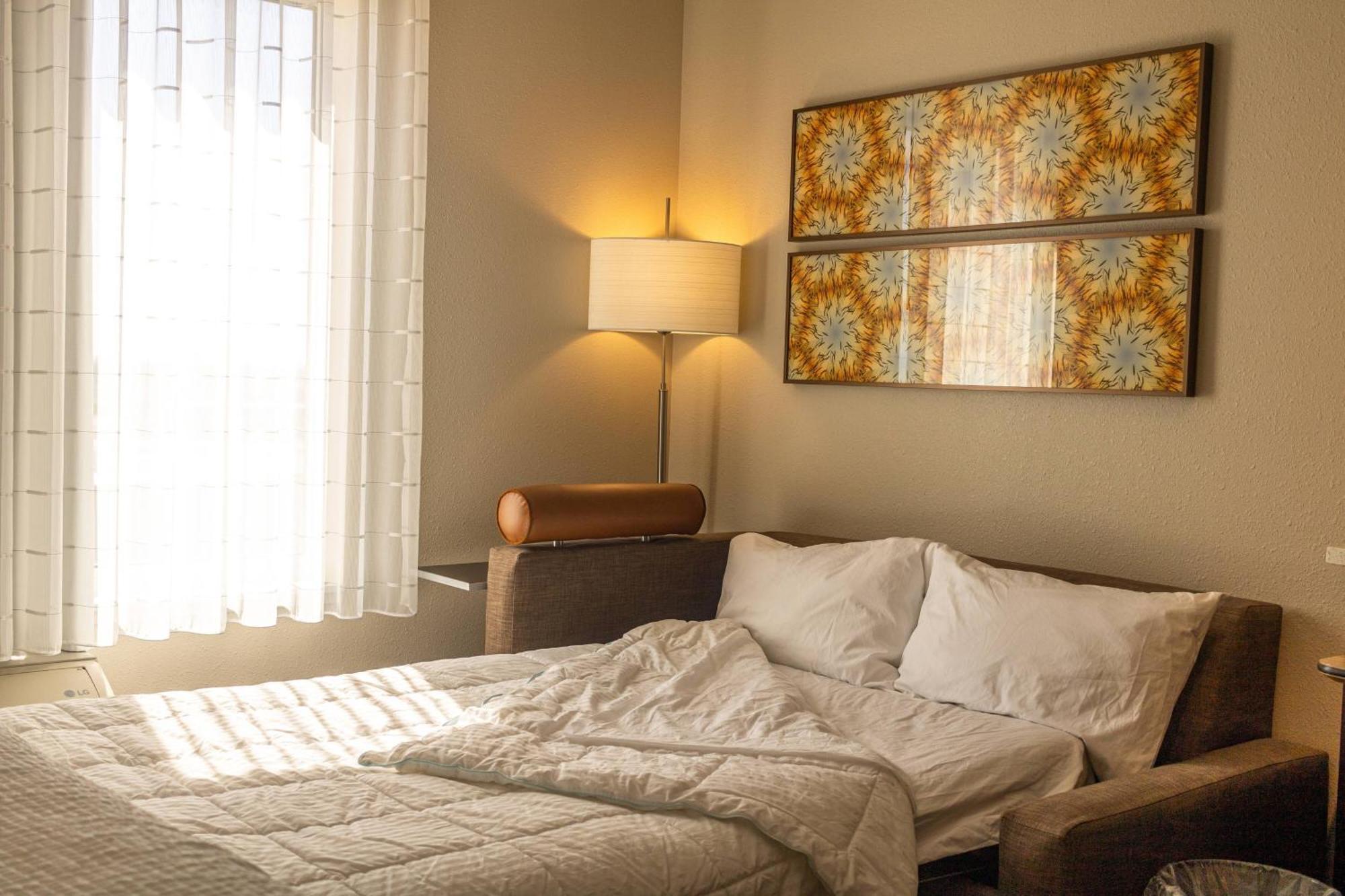 Towneplace Suites By Marriott Hays Exteriér fotografie