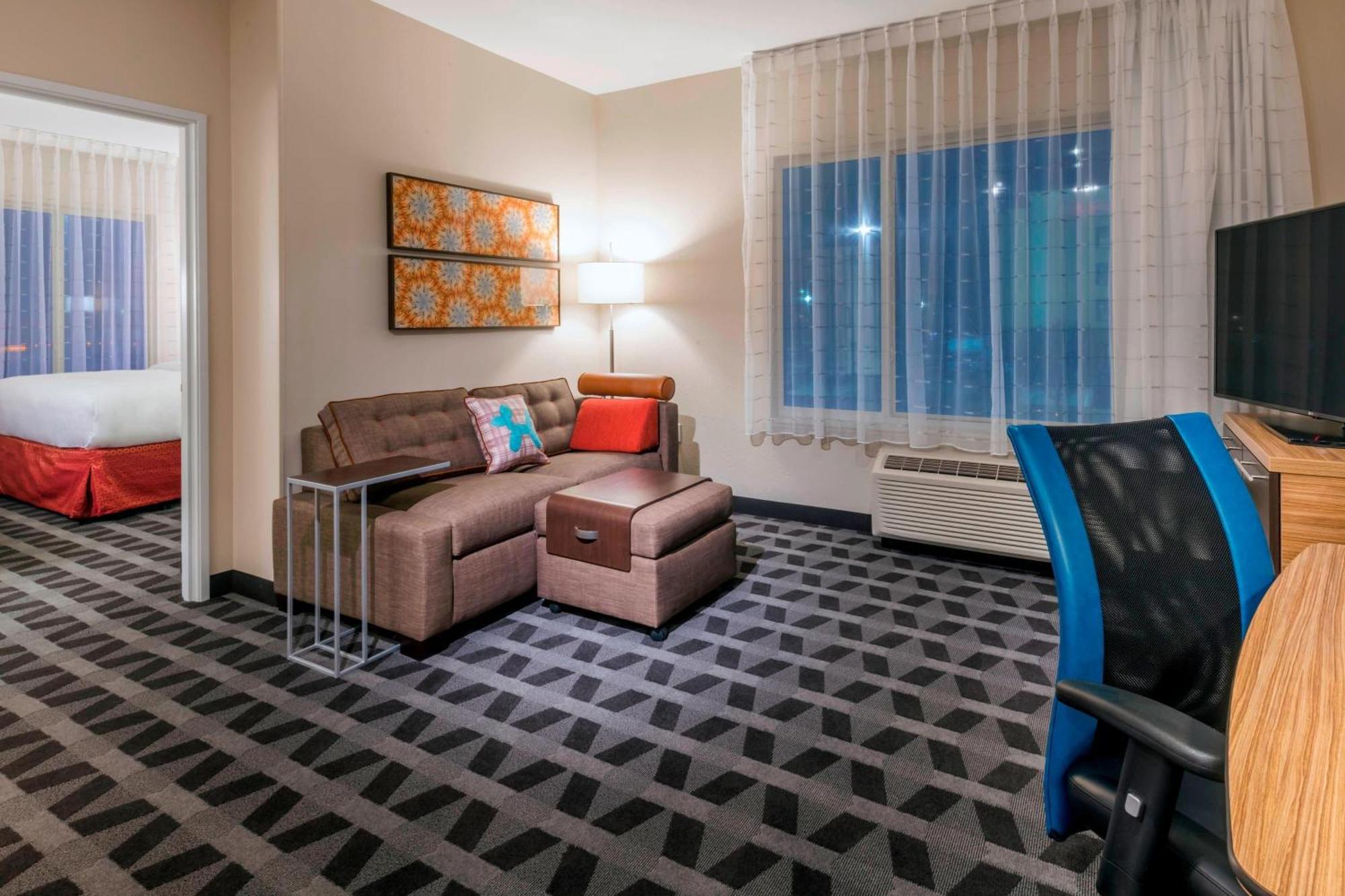 Towneplace Suites By Marriott Hays Exteriér fotografie