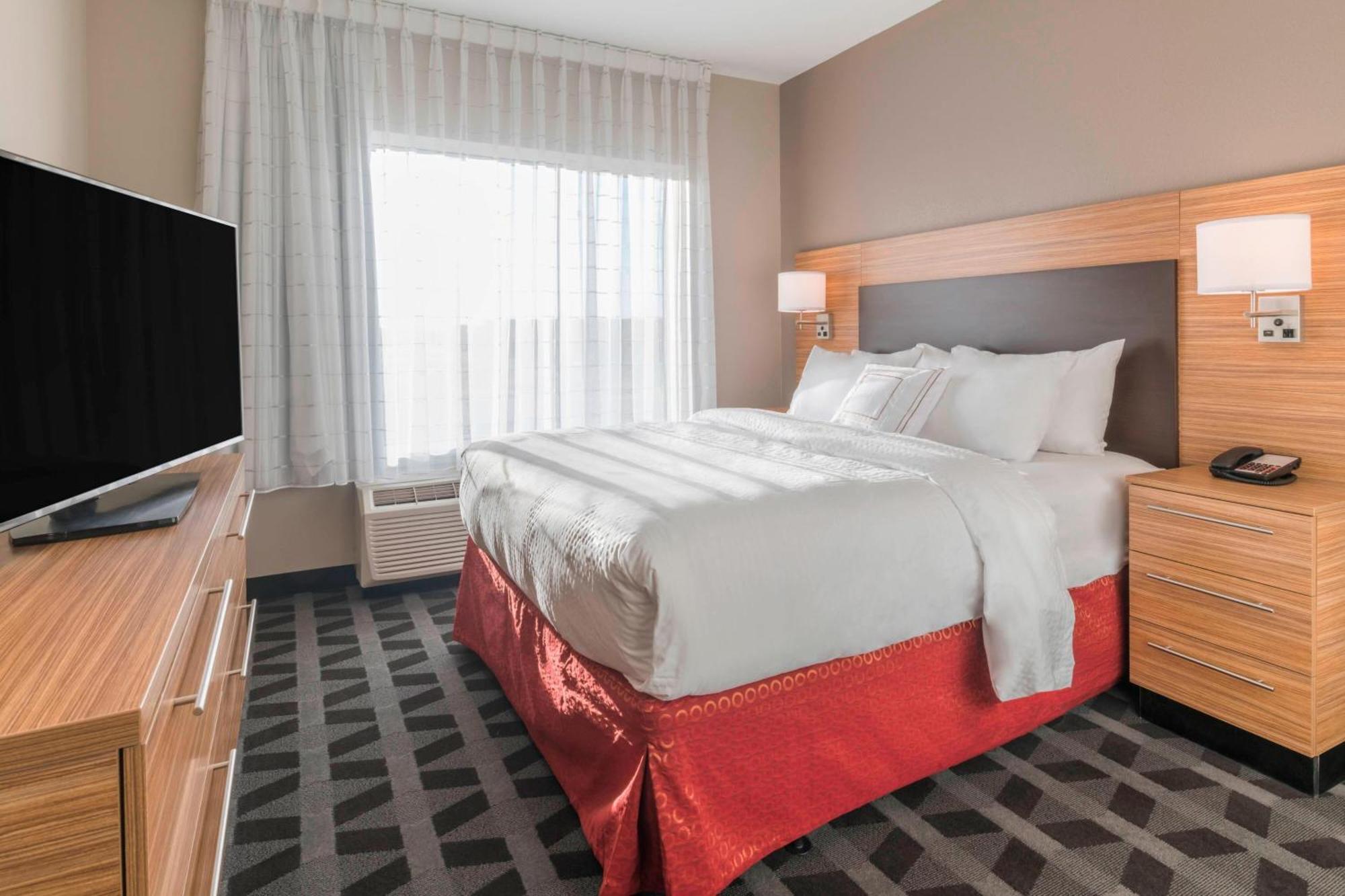 Towneplace Suites By Marriott Hays Exteriér fotografie