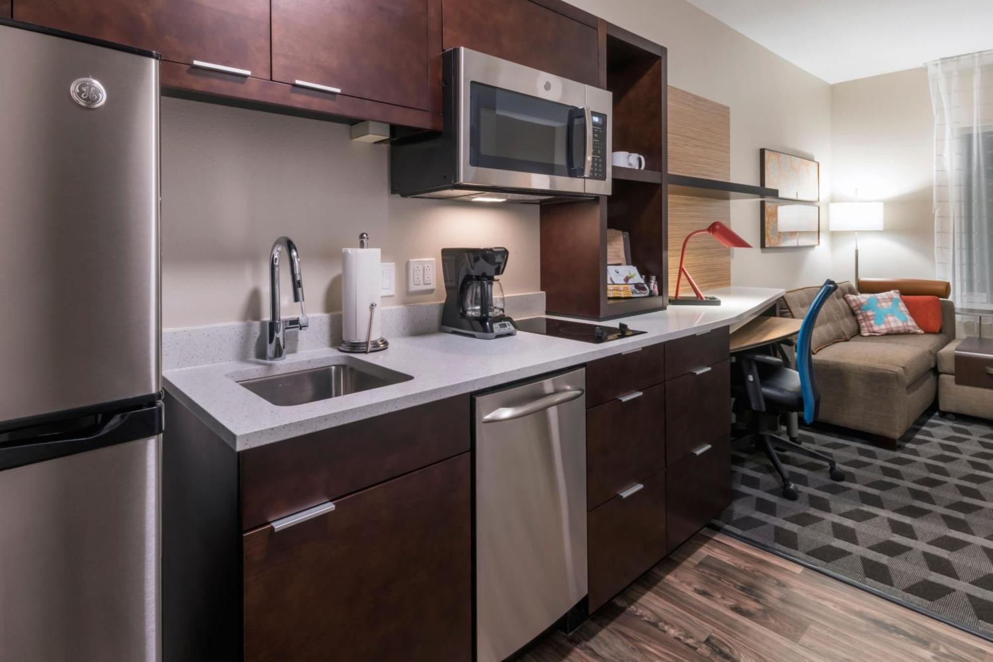 Towneplace Suites By Marriott Hays Exteriér fotografie