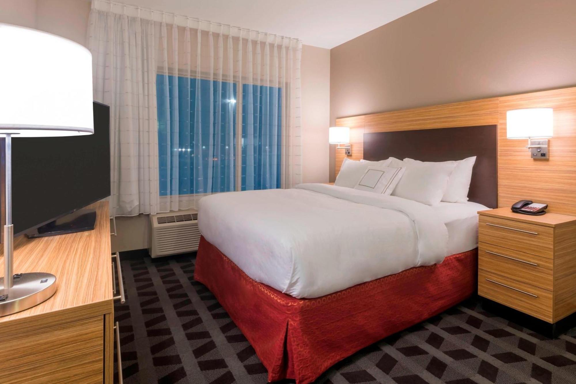 Towneplace Suites By Marriott Hays Exteriér fotografie