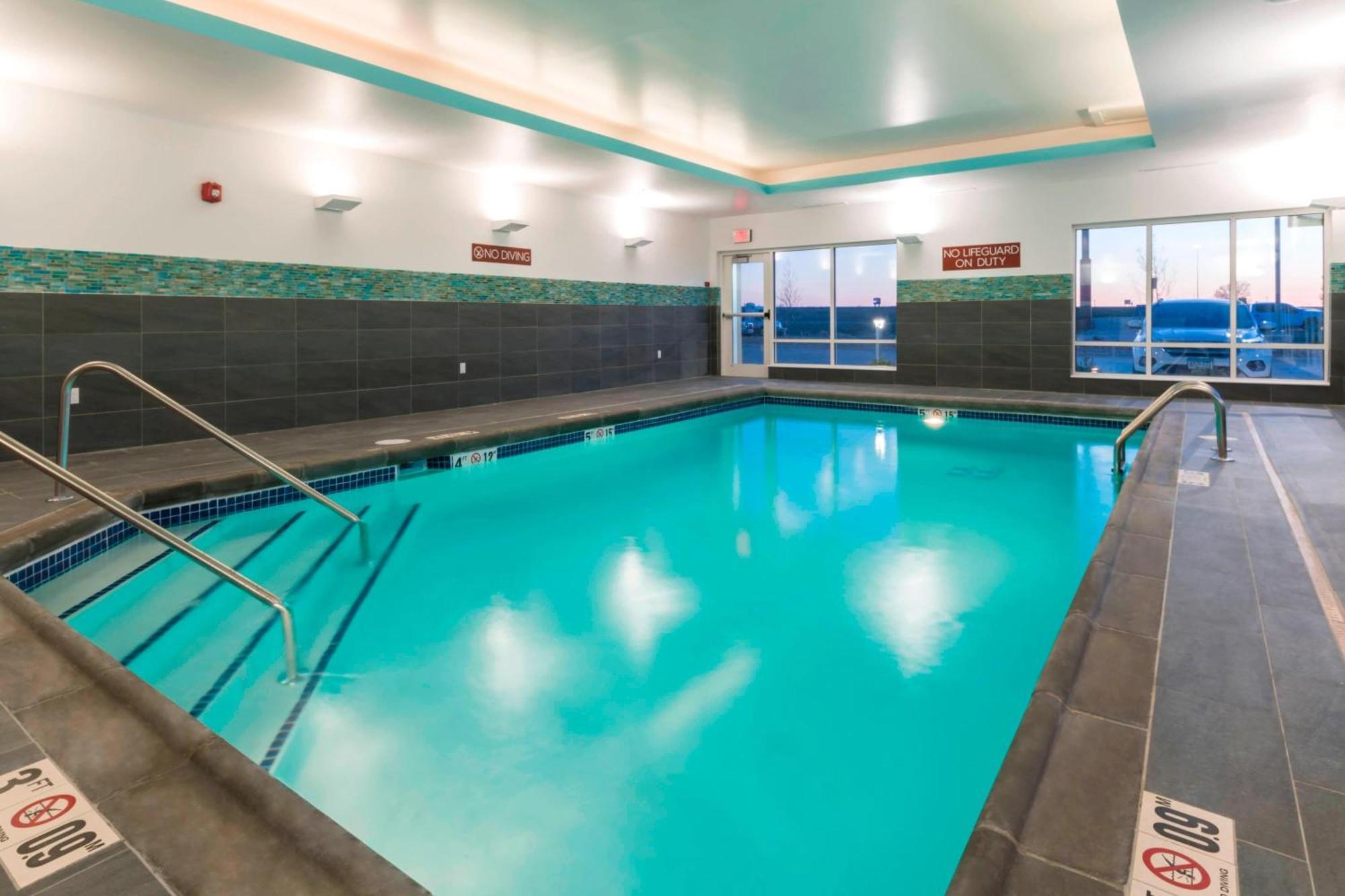 Towneplace Suites By Marriott Hays Exteriér fotografie