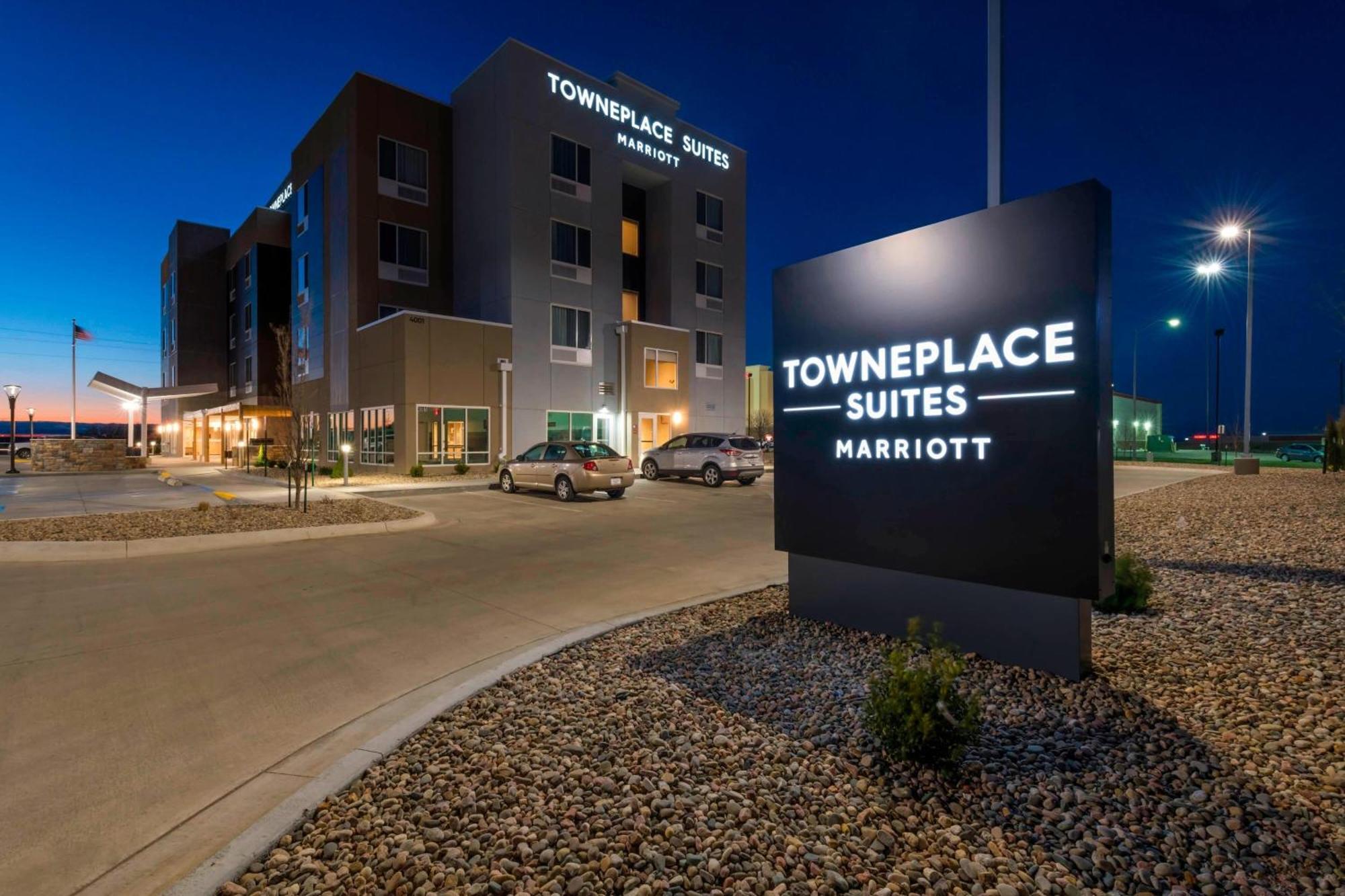 Towneplace Suites By Marriott Hays Exteriér fotografie